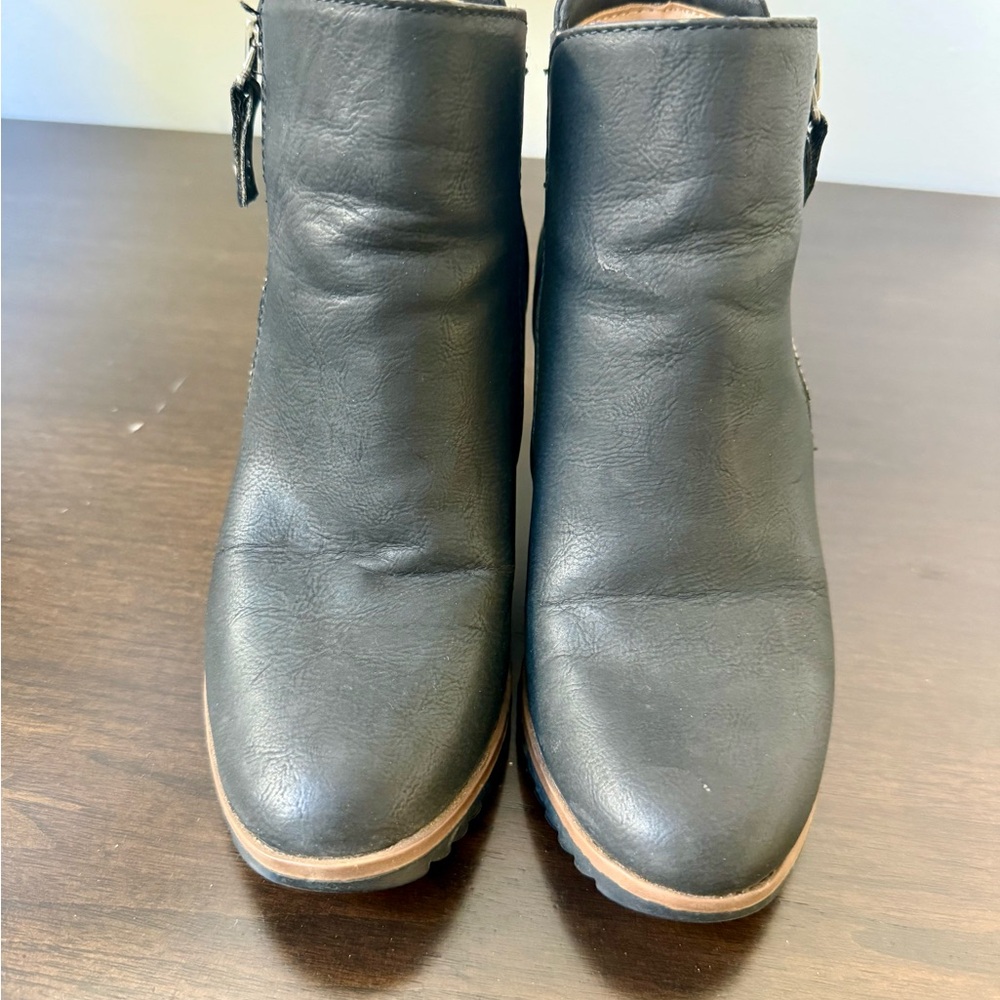 Naturalizer Black Ankle Booties